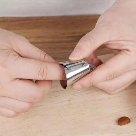 Vegetable Cutter with Sharp Iron Nail